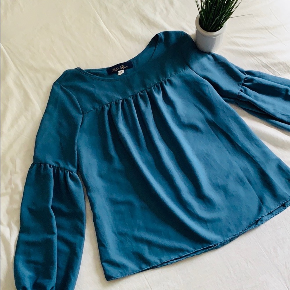 Francesca’s Balloon Sleeve Blouse